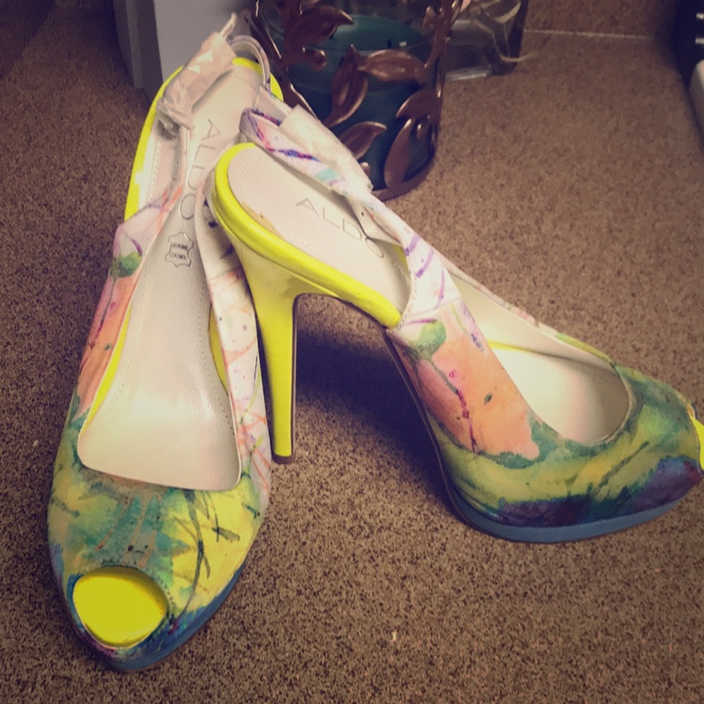 Aldo neon open toe, sling back pump